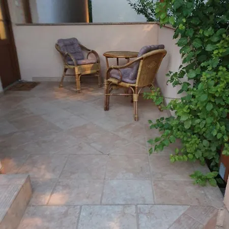 Romantic Apartment Rohreggerova Pula Exterior photo