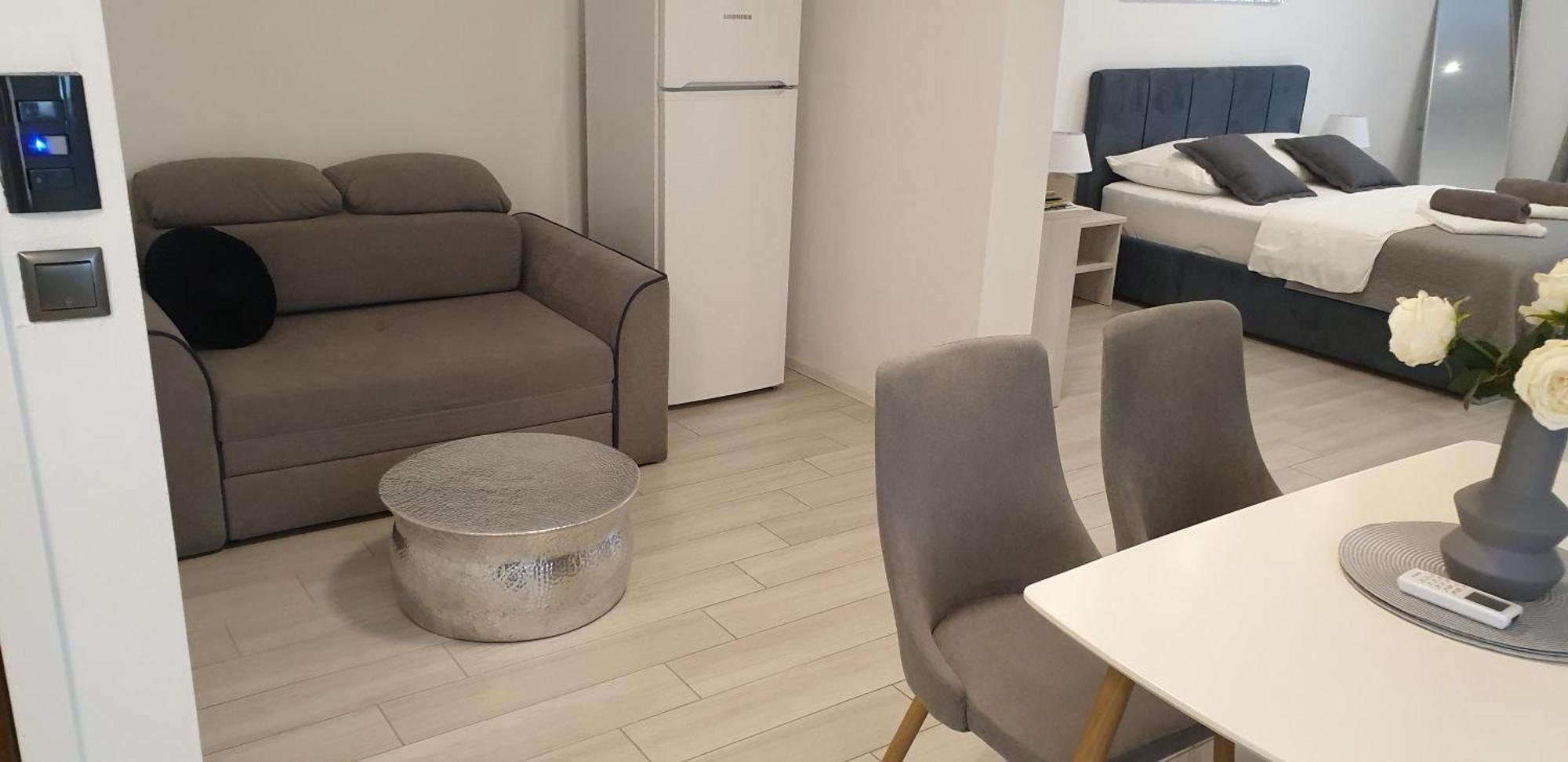Romantic Rohreggerova Apartma Pula